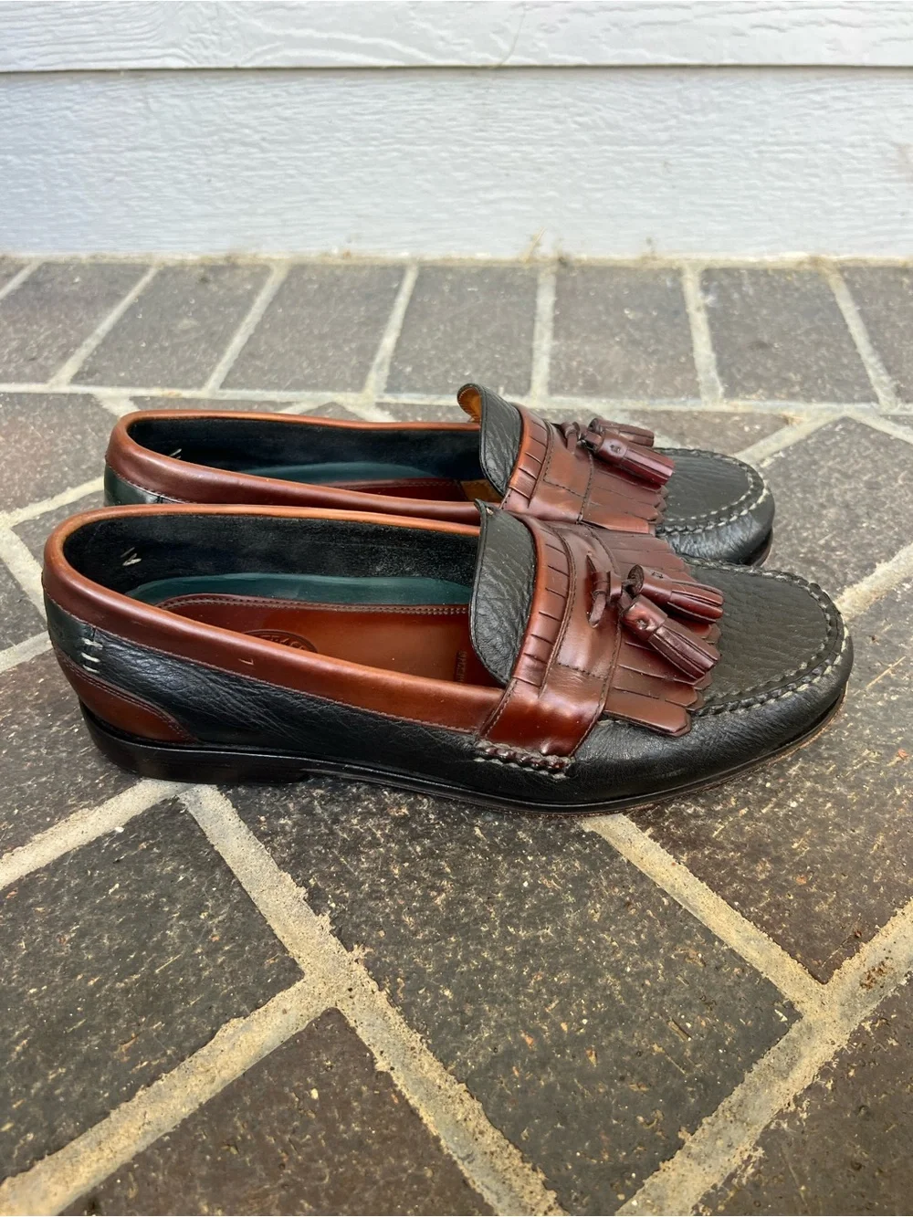 EUC Men’s 8.5 H.S. Trask Leather Tassel Kiltie Loafers